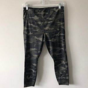 Athleta Camo 7/8 Tight Leggings